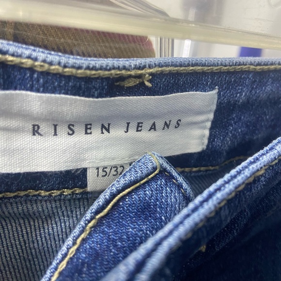 Classic Distressed Denim Jeans - Picture 6 of 6